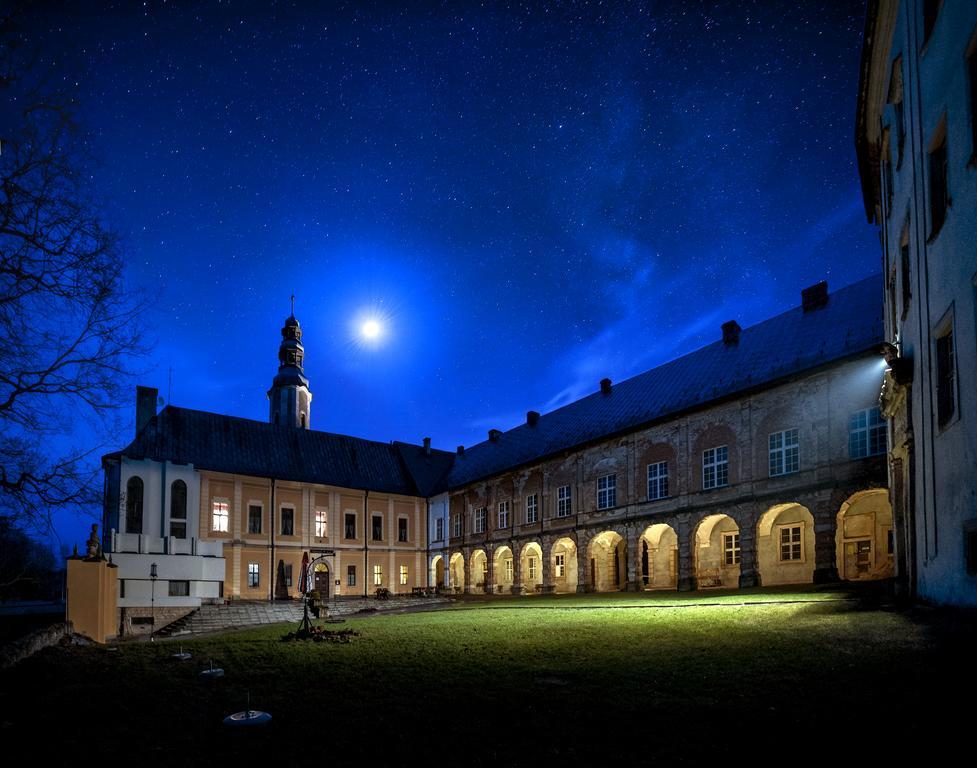 Zamek Miedzylesie Hotel Bagian luar foto